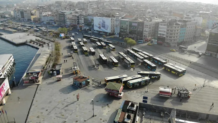 Son dakika: Tam kapanma sonrası Kadıköy ve Üsküdar’da meydanlar sessizliğe büründü! Havadan böyle görüntülendi
