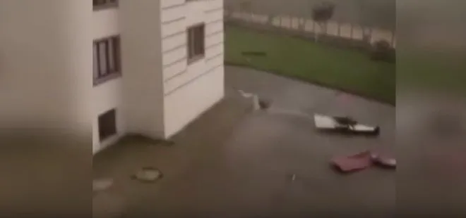 Diyarbakır ve Batman'da kuvvetli fırtına: Kopan parçalar çocuğun üstüne düştü