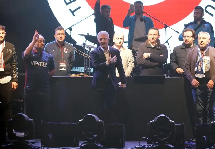 Trabzonspor Kulübü Başkanı Ahmet Ağaoğlu "şampiyonluk" sloganını açıkladı - 1