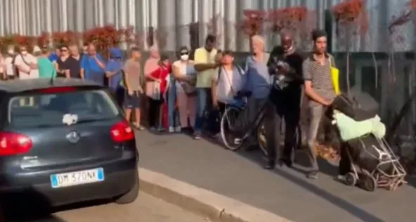 İtalya’da vatandaş ekmek ve süt kuyruğunda! Avrupa’da gıda krizi