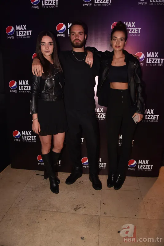 Hande Soral ve İsmail Demirci oğulları Ali’yi kucağına aldı! İşte Ali bebeğin ilk fotoğrafı 6