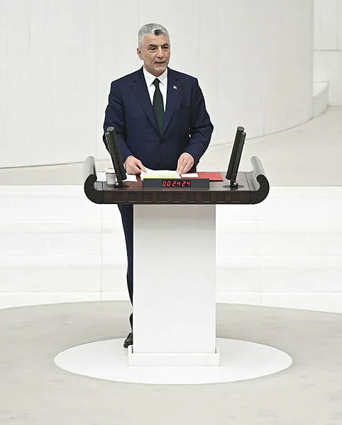 ticaret-bakani-bolat-2024-yilindaki-ihracat-hedefini-acikladi-267-milyar-dolar-1702661132452.jpg Ticaret Bakanı Bolat 2024 yılındaki ihracat hedefini açıkladı: 267 milyar dolar - 1