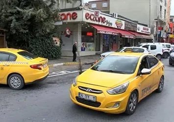 'İnsanlık ölmedi' haberi taksicilerin oyunu çıktı! Unutulan çantadan bakın ne çıktı
