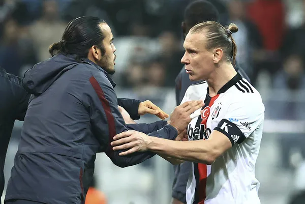 1636912009814.jpg Sergen Yalçın Vida'yı kızağa çekiyor! Alanyaspor maçı öncesi flaş karar - 1