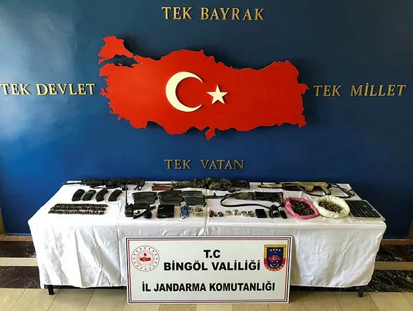 Bingöl'de öldürülen 8 teröristin üzerinden bunlar çıktı - 1