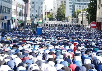İslam dünyası Ramazan Bayramı'nı kutluyor