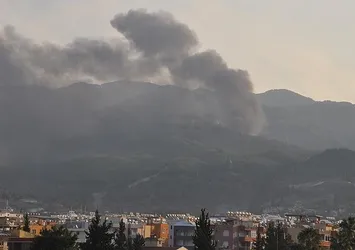 PKK'lı teröristler iş makinelerini yaktı