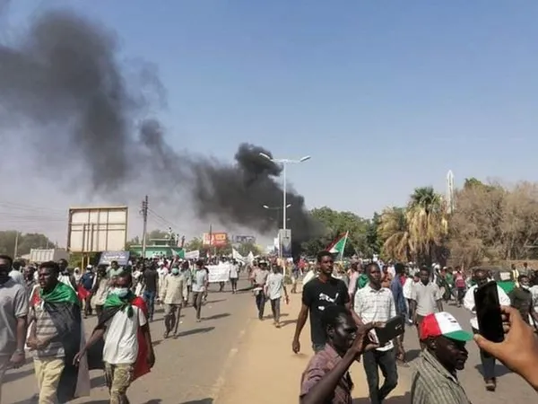 Son dakika: Sudan’da askeri darbe girişimi: Başbakan ve parti liderleri tutuklandı