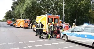 Berlin’de araç kalabalığa daldı