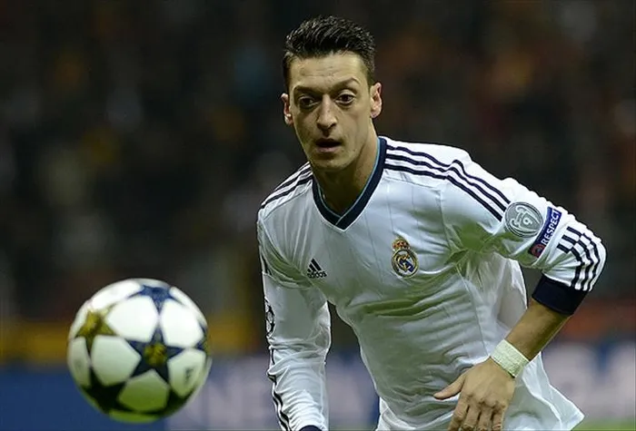 Mesut Özil İsrail’in üzerini çizdi: Filistin’e yeni destek...