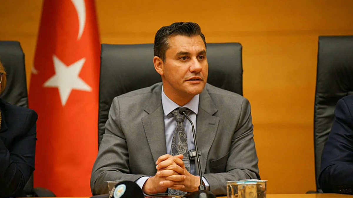 Manisa Büyükşehir Belediye Başkanı Ferdi Zeyrek son yolculuğuna uğurlandı