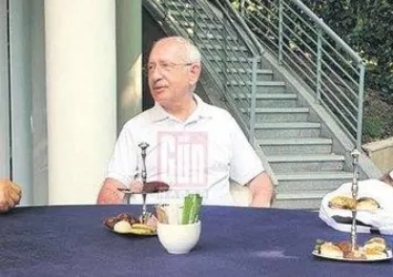 Kemal Kılıçdaroğlu'nun ultra lüks tatilini troller ve Genel Merkez aklamaya çalıştı! CHP'liler isyana başladı: Utanmadan nasıl tatil yapabilir?