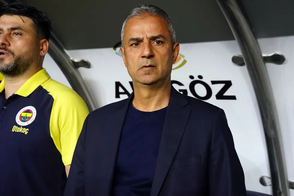 ismail-kartalin-fenerbahcedeki-gelecegini-bu-3-mac-belirleyecek-roma-gaziantepsor-ve-eyupspor-1788788860462.jpg Fenerbahçe'de İsmail Kartal için kritik süreç: Beşiktaş yenilgisi sonrası gözler Roma maçıyla başlayacak 3 karşılaşmada - 4