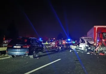 Adana’da TIR dehşet saçtı: 8 yaralı