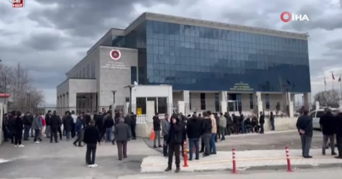 650 lira için en yakın arkadaşını vurdu