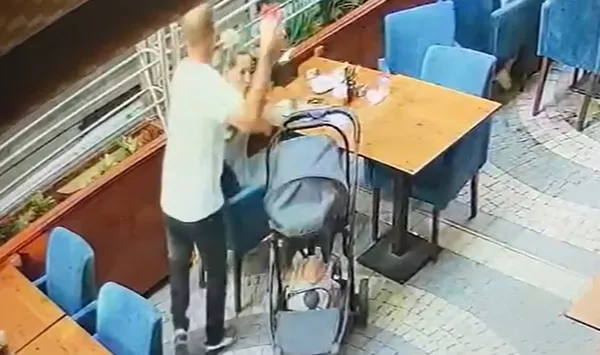 1624960461828.jpg Gözü dönmüş eş dehşet saçtı! Vatandaş müdahale etti - 1