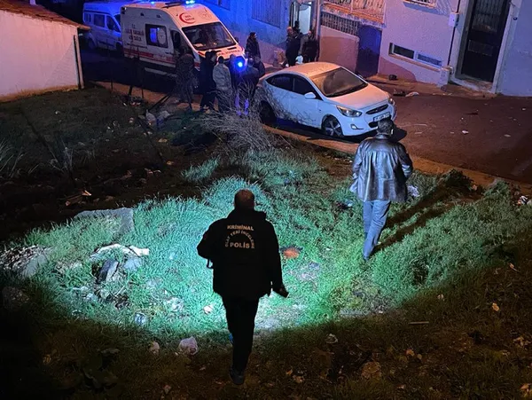 olum-evde-oyun-oynarken-buldu-cami-delerek-sirtina-isabet-etti-1674270440074.jpg Ölüm evde oyun oynarken buldu! Camı delerek sırtına isabet etti - 3