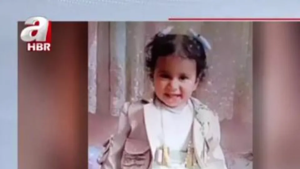 Köpekler küçük kızı hayattan kopardı