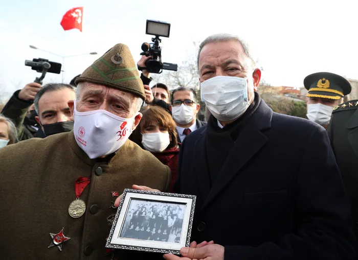 Son dakika: Çanakkale Deniz Zaferi'nin 107'nci yılı! Başkan Erdoğan'dan Şehitler Abidesi'ndeki törende önemli açıklamalar - 12