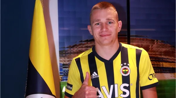 1689891497106.jpg Fenerbahçe'de Attila Szalai ile yollar ayrılıyor! Yıldız oyuncuya görüşmeler için izin verildi - 3