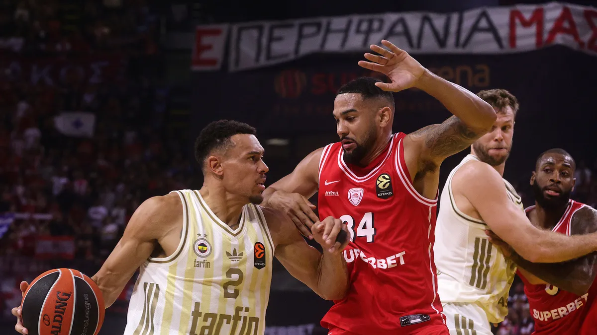 Yunanistan’da unutulmaz geri dönüş! Fenerbahçe Tarfin, Olympiakos’u devirdi