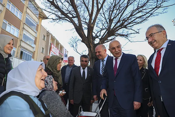 Turgut Altınok canlı yayında dev projelerini tek tek anlattı! Ankara’daki son anketler ne diyor?