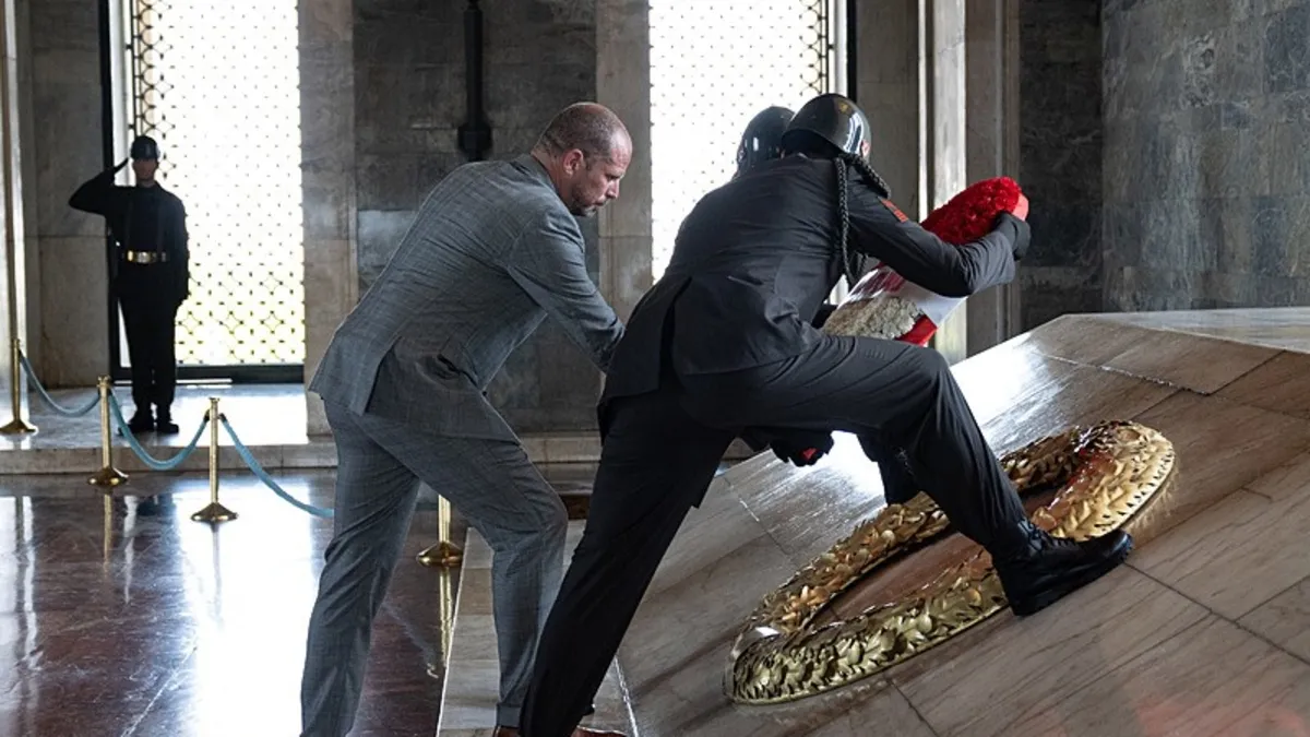 Belçika Savunma Bakanı Francken Anıtkabir'i ziyaret etti