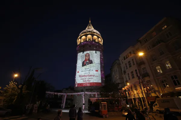 Galata Kulesi'nde ''Anneler Günü''ne özel kareler! Mustafa Kemal Atatürk ve Başkan Erdoğan detayı - 4