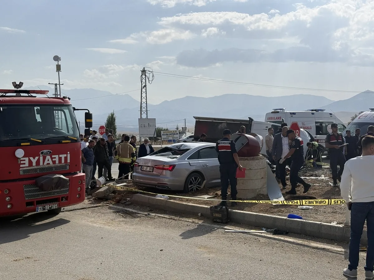 kahramanmarasta-feci-kaza-mhp-milletvekili-zuhal-karakoc-yaralandi-1791725936878.jpeg Kahramanmaraş'ta feci kaza! MHP milletvekili Zuhal Karakoç yaralandı - 1
