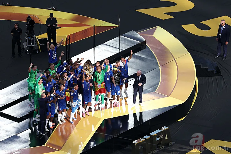 FIFA finalinde ilginç anlar: Trump beklediği ilgiyi bulamadı! Defalarca yuhalandı 13