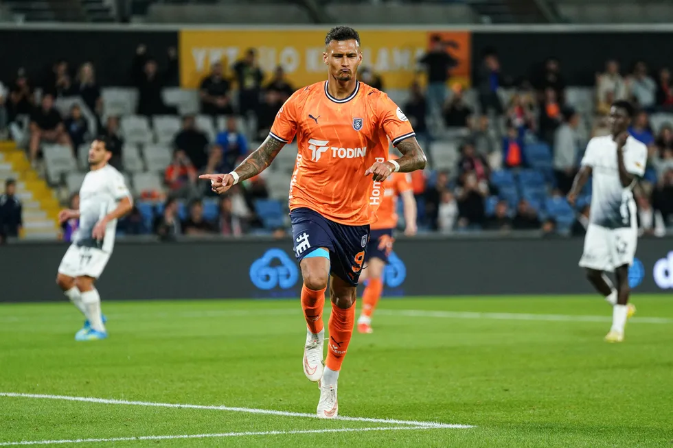 1789851482258.jpg Başakşehir, Gençlerbirliği'ni 4 golle mağlup etti: Eldor Shomurodov attığı 2 golle maça damga vurdu - 2