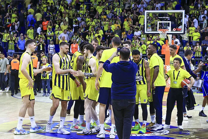 fenerbahce-beko-final-serisinde-1-0-one-gecti-fenerbahce-beko-anadolu-efes-85-76-mac-sonucu-ozeti-1654635979980.jpg Fenerbahçe Beko final serisinde 1-0 öne geçti | Fenerbahçe Beko - Anadolu Efes: 85-76 (MAÇ SONUCU ÖZETİ) - 2