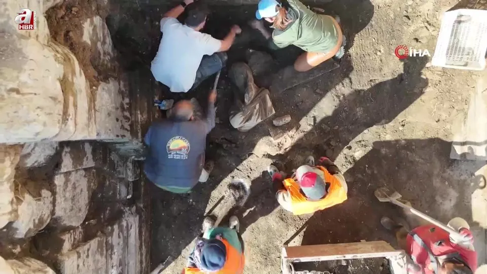 Perge Antik Kenti’nde beş yeni heykel gün yüzüne çıkarıldı