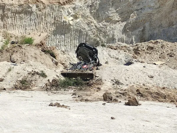 bigada-gocuk-altinda-kalan-kepce-operatoru-hayatini-kaybetti-1629736842723.jpg Biga’da göçük altında kalan kepçe operatörü hayatını kaybetti - 1