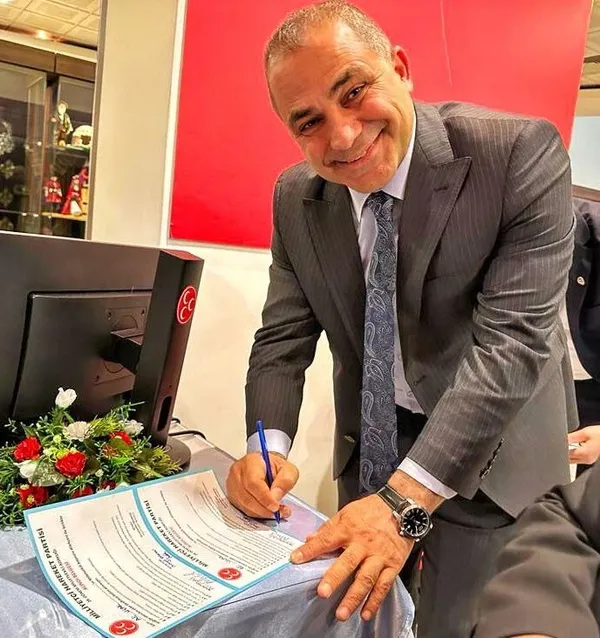 Milletvekili aday adaylığını açıklarken kalp krizi geçirdi - 1
