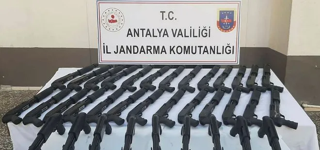 Antalya’da silah kaçakçılığı operasyonu: 35 tüfek ele geçirildi