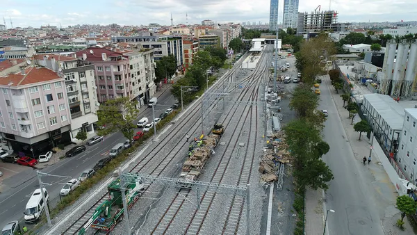 Ulaştırma ve Altyapı Bakanı Mehmet Cahit Turhan'dan İstanbul banliyö hattı müjdesi - 1