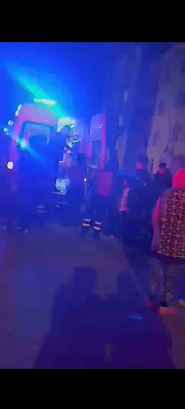 eyupsultanda-bir-kadin-eski-kocasi-tarafindan-sokak-ortasinda-bicaklandi-1669614625911.jpg İstanbul'da eski koca dehşeti! Sokak ortasında bıçaklandı - 1