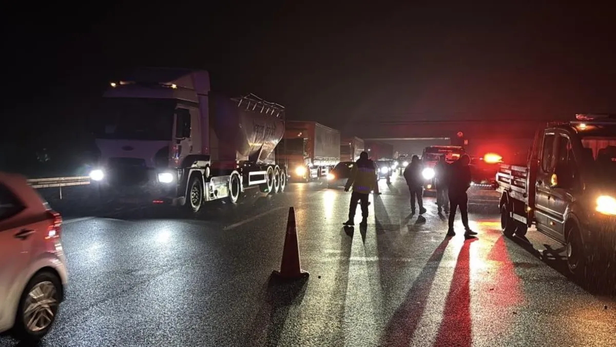 TEM Otoyolu'nda korkunç kaza: 7 kişi yaralandı