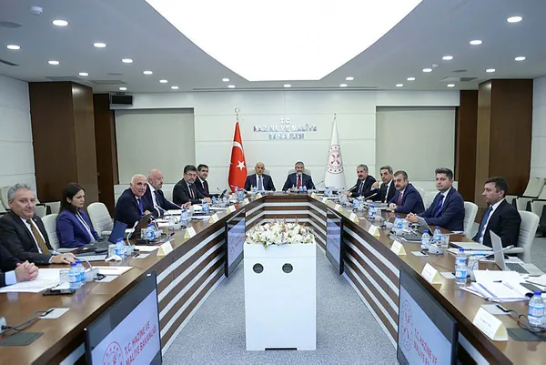 Son dakika: Hazine ve Maliye Bakanı Nureddin Nebati'den kış öncesi sebze fiyatları için kritik açıklama - 2