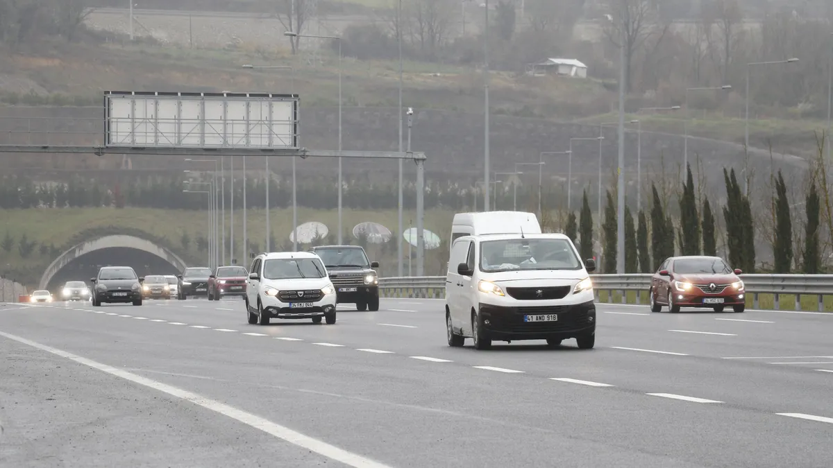 Bayram tatilinde yollarda yoğunluk! Osmangazi Köprüsü’nde göç alarmı