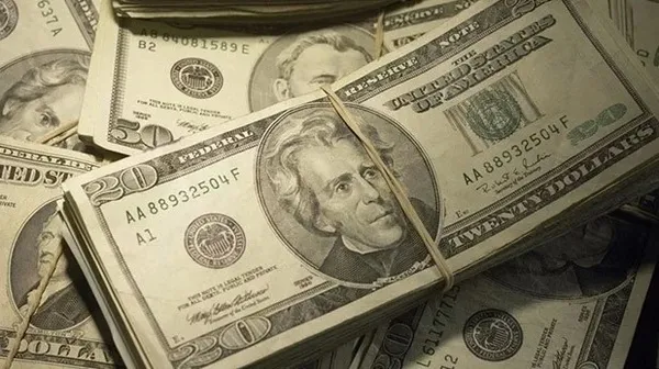 Dünya Türkiye ekonomisini övdü ABD’li firma dolarla tehdit etti