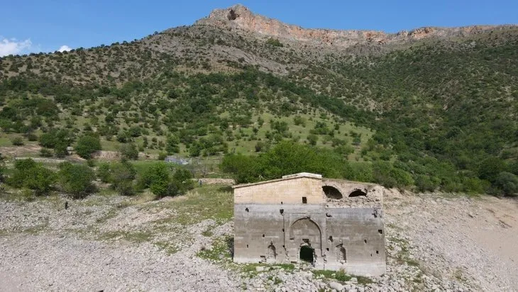 Son dakika | Bir tarih sular çekilince ortaya çıktı! Yapısını halen daha koruyor