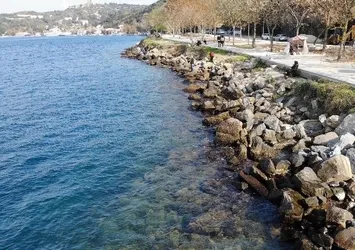 Beykoz’dan korkutan görüntü! Deniz çekildi