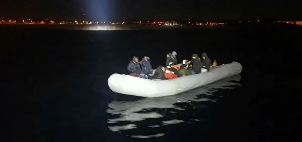ayvalikta-kacak-gocmen-operasyonu-45-kisi-kurtarildi-1642483964233.jpg Ayvalık'ta kaçak göçmen operasyonu: 45 kişi kurtarıldı - 1