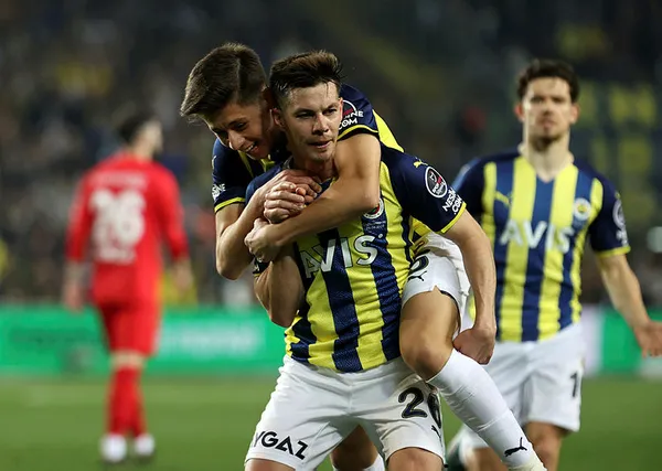 fenerbahceden-taraftara-bayram-hediyesi-fenerbahce-3-2-gaziantep-fk-mac-sonucu-ozet-1651260919981.jpg Fenerbahçe'den taraftara bayram hediyesi! Fenerbahçe 3-2 Gaziantep FK (MAÇ SONUCU-ÖZET) - 4