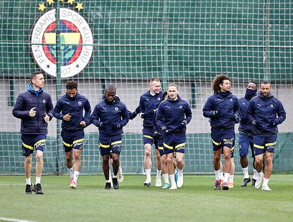 fenerbahce-trabzonspor-derbisi-icin-son-dakika-seyirci-karari-1683904969152.jpg Fenerbahçe Trabzonspor derbisi için son dakika "seyirci" kararı - 4