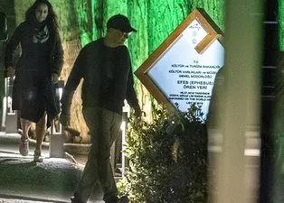 Bill Gates lüks yatıyla Türkiye’ye geldi: Efes Antik Kenti’ni gezdi! Tanınmamak için böyle önlem aldı