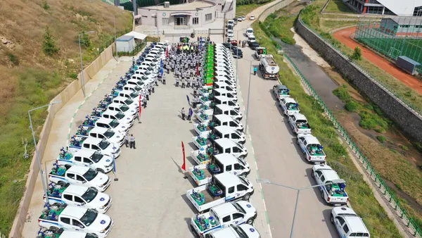 bursa-belediyesi-sineklere-savas-acti-sineksavar-timi-is-basinda-1623707433719.jpg Bursa Büyükşehir Belediyesi sineklere savaş açtı! ''Sineksavar Timi' iş başında - 1