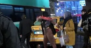 Para vermeyen turist taksiciye saldırdı